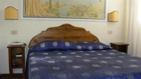 Отель Airone 3*